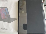Logitech  iPad 11代 stand 連 keyboard