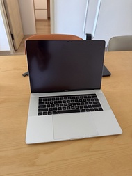 Apple MacBook Pro 15吋 2017 i7