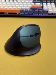 靜音2.4G無線垂直充電滑鼠