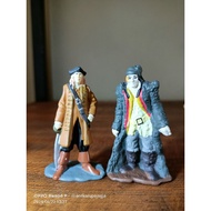 Pirates of the Caribbean action figure contains 2 pieces, code A