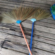 penyapu jerami ulu plastik