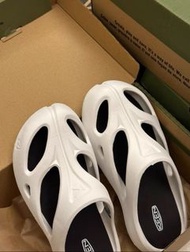 🤖五色清倉特惠 Keen Shanti 外星人 包頭拖鞋 溯溪拖鞋 沙灘涼拖 白黑色 樺木色米色 卡其棕 全黑色 豹紋橙黑 男女情侶款