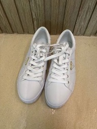 🎉🎊全新GUESS 休閒運動鞋, Size 9.5