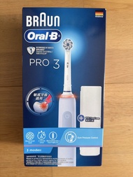 Oral-B PRO 3 電動牙刷連旅行盒