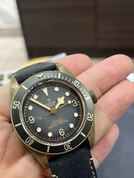 二手中古 TUDOR 帝舵 Black Bay Bronze 79250BA💥天文台官方認證 MT5601帝舵機芯 70小時動力儲存 200M防水 藍寶石玻璃 青銅錶 狀態: 非常好, Fullset