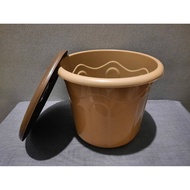Plastic Bucket Plastic Bucket/ + Lid Plastic Bucket/ Bucket/ 2.5 gl Bucket/ with BROWN Motif