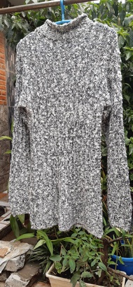 Preloved Sweater Rajut