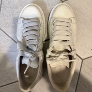 McQueen 小白鞋