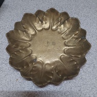 Eu bronze flower plate