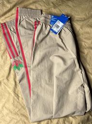 全新愛迪達 ADIDAS Original 三葉草 GE0981 女性卡其色 ADICOLOR休閒長褲 運動褲-B4