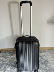 New ： Legend Walker  20 inch expandable luggage； Legend Walker 20 吋實淨可擴展行李箱 54 x 35 x 23cm （ + 3cm）