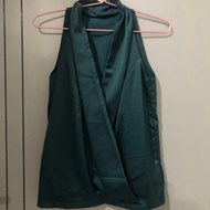 HIJAU Green top