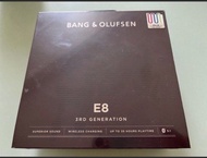 BANG &  OLUFSEN B&O E8 3RD GENERATION 無線入耳式耳機  交收地點可議充電盒， 真皮，栗子顏色， 耳機，碳黑色