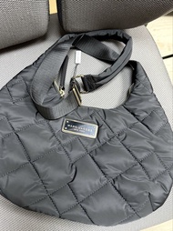 全新 Marc Jacobs Crescent 月牙包 腋下包（美國Outlet平行進口）