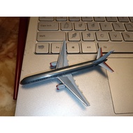 SJ500 American Airlines Retro Steel Pipe 757 Is also an Old Product, Comes with a Bracket A Little D