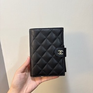 Chanel 黑金荔枝護照中夾