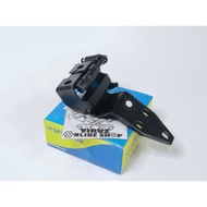 FRONT DOOR HINGE LOWER LEFT SUZUKI CARRY ST-100 EXTRA 76160 -79010 BC1202