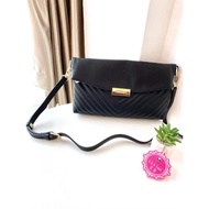 ROBINMAY BAG❤️100% original.ready stock【V纹手拿/斜背包】现货优惠🔥