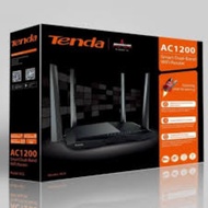TENDA Ac 1200. Tent Router