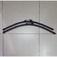 Sepasang wiper model OEM untuk BMW seri 5 tipe BMW G60 G63
