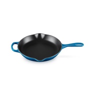 กระทะเหล็กหล่อทรงกลมมีด้าม ขนาด 26CM สีน้ำเงิน SIGNATURE ROUND SKILLET 26 MARSEILLE