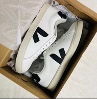 VEJA Esplar 小白鞋 黑尾黑V