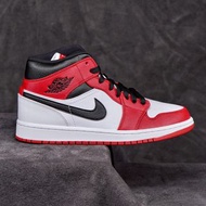 Air Jordan 1 Mid “Chicago”