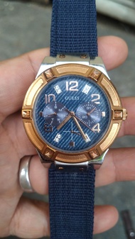 jam tangan guess W0289L1 multifungsi dial denim blue second bekas original