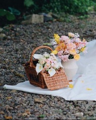 Fortnum &amp; Mason wicker basket hamper 野餐籃 馬蹄蘭 庭園玫瑰 絲花 花球 婚攝 prewedding