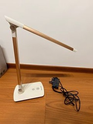 Panasonic 可調色溫LED檯燈  香檳色 HH-LT061313