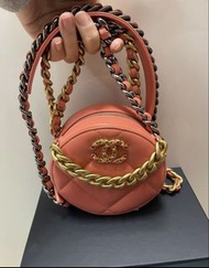 Chanel 19 圓筒包