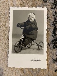 小孩騎單車相片