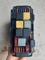賓士w203 SAM控制模組 中古6缸用保險絲盒$2800