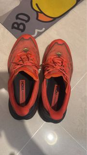 Hoka  Goretex 行山鞋