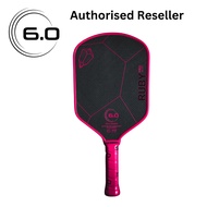 ไม้พาย Pickleball SIX ZERO 6.0 14 มม. RUBY PRO - ออกแบบด้วยเทคโนโลยีและวัสดุล้ำสมัย ไม้พายนี้ออกแบบม