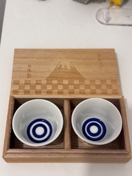 日本富士山清酒陶瓷對杯(附木盒）