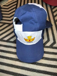 Topi anak sekolah SD SMP SMA komplit logo bordiran coklat putih biru merah dengan lambang emas di de