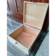Money box 30 x 30 x 15 cm