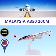 20cm Malaysia Airlines A350 Airbus dengan Roda Gear Pendaratan Resin Penumpang Kargo Pesawat Kapal T