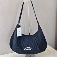 （包郵）🇰🇷韓國代購Emis 防潑水牛角包 餃子袋