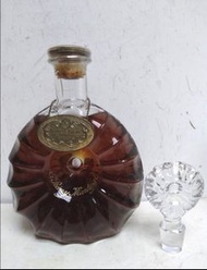 Remy Martin Cognac  舊酒，70年代人頭馬夜明珠水晶樽 700ml    一減再減         （已降價）