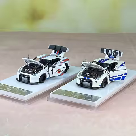 Old Time 1:64 GT-R R35 Diecast Model Car