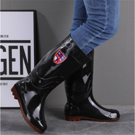 รองเท้าบูทกันฝนสูงสำหรับผู้ชาย รองเท้านิรภัยป้องกันการลื่นไถลทนต่อการสึกหรอ รองเท้ากันฝนพลาสติกกันน้ำสำหรับสถานที่ก่อสร้าง