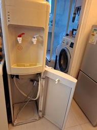 冷熱水機