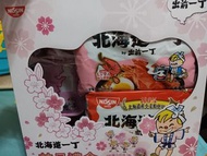原價出售：出前一丁禮盒 日清北海道櫻花限定版 清仔公仔