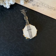 古董金色樂器二胡提琴人造珍珠貝別針胸針B849