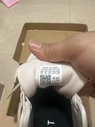 Adidas Ultraboost 女士運動鞋