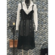 2hand dress.