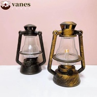 VANES Miniature Kerosene Lamp, Ornament Dollhouse Mini Kerosene Lantern, Pretend Play Props DIY Miniature Dollhouse Retro Oil Lamp Scene Ornaments