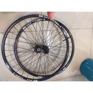 WHEELSET 27.5 WITH INTENSE HUBSET DT SWISS SPOKES SUN RINGLE RIM WITH EYELET FRONT 15X100MM REAR 12X148MM USED TIPTOP